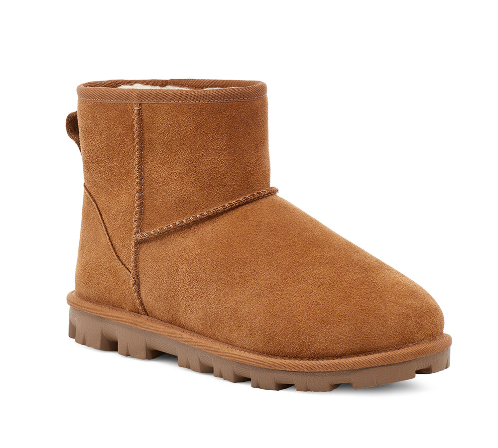 UGG® UGG Boots Essential Mini UGG