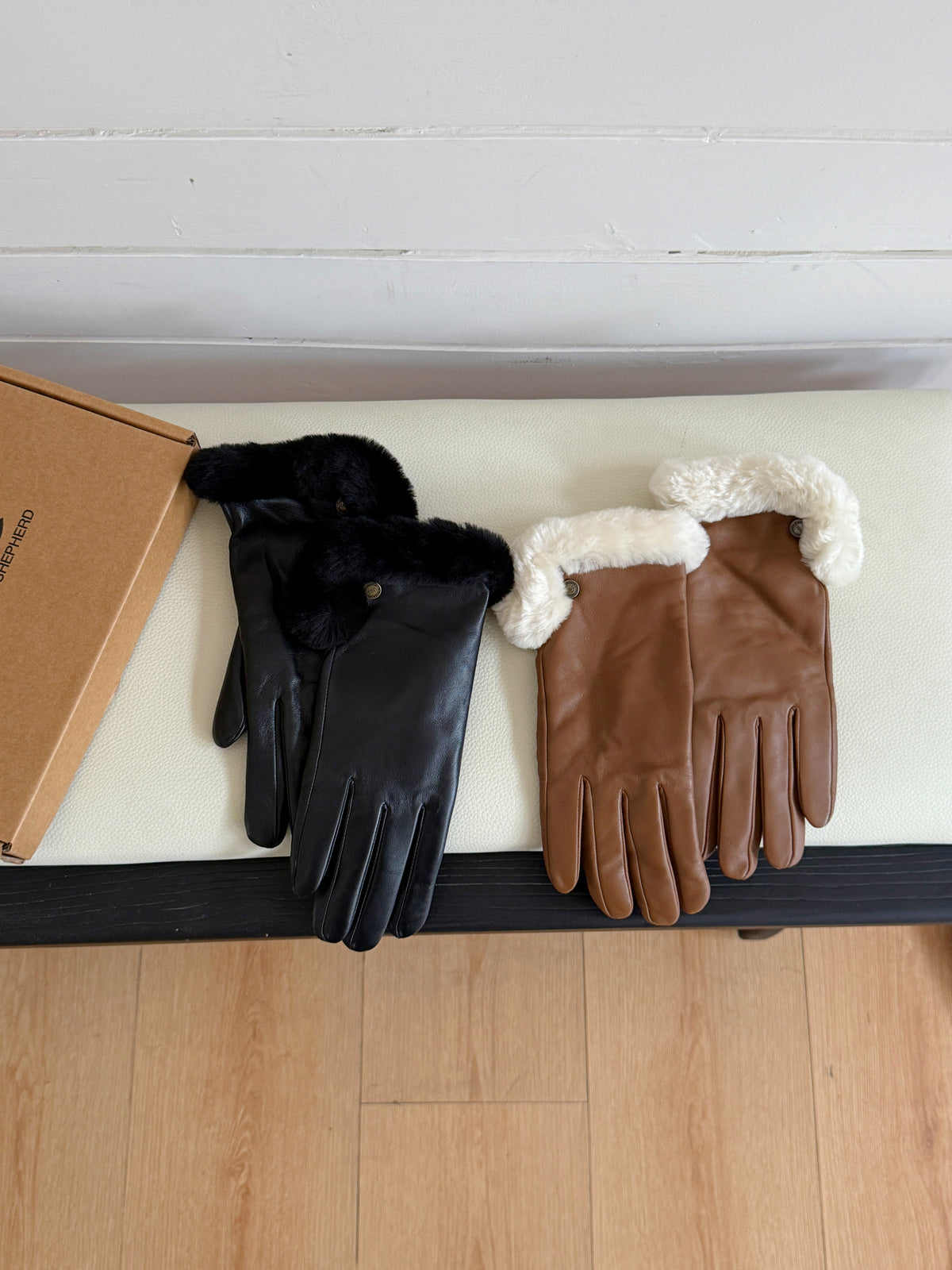 AUSTRALIAN SHEPHERD® Wool Gloves Norya