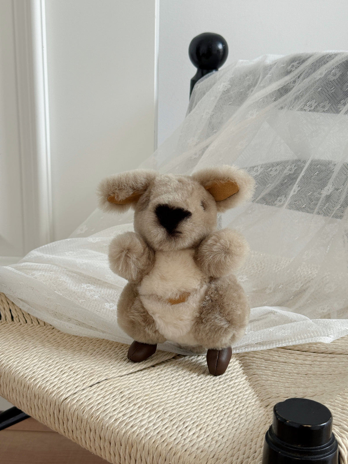 AUSTRALIAN SHEPHERD® Sheepskin Wool Kangaroo Roozie Keyring